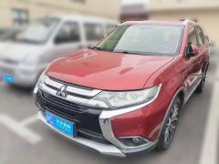 [上海·沪C]三菱&nbsp;&nbsp;欧蓝德&nbsp;&nbsp;2018款 2.0L 两驱荣耀版 5座