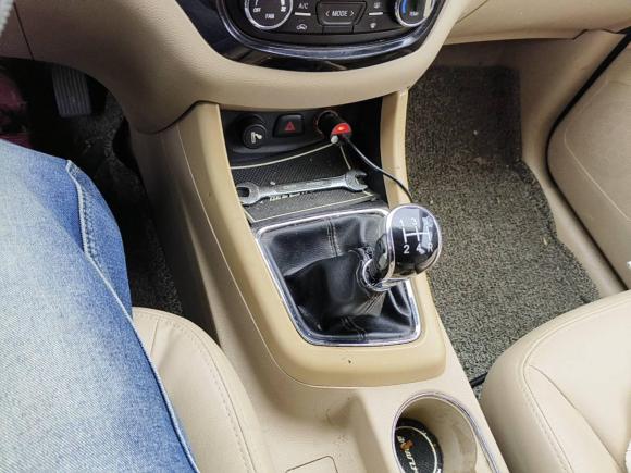 [义乌·浙G] 二手宝骏宝骏7302015款 1.8L 手动豪华导航ESP版 7座