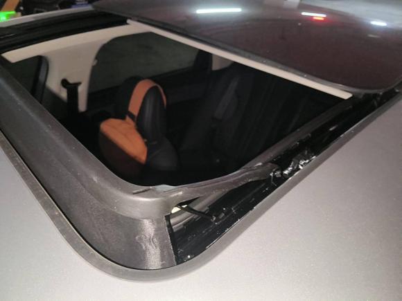 [成都·浙A] 二手荣威荣威D72025款 DMH 125km 世界冠军卓越版