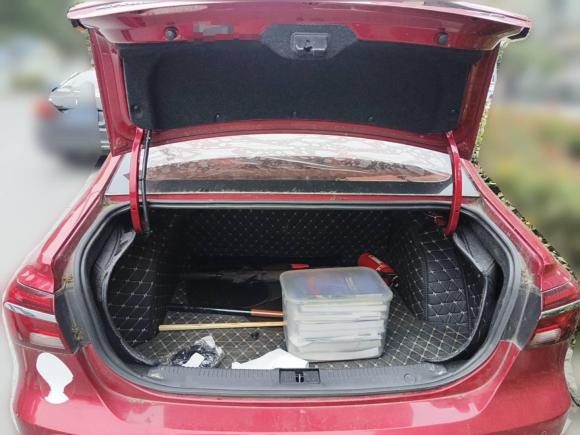 [芜湖·皖A] 二手荣威荣威i62017款 20T 自动旗舰版