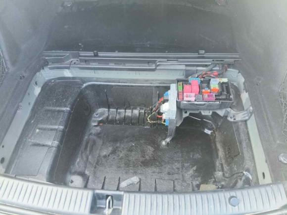 [合肥·鲁H] 二手奔驰奔驰C级2015款 C 200 L 运动型