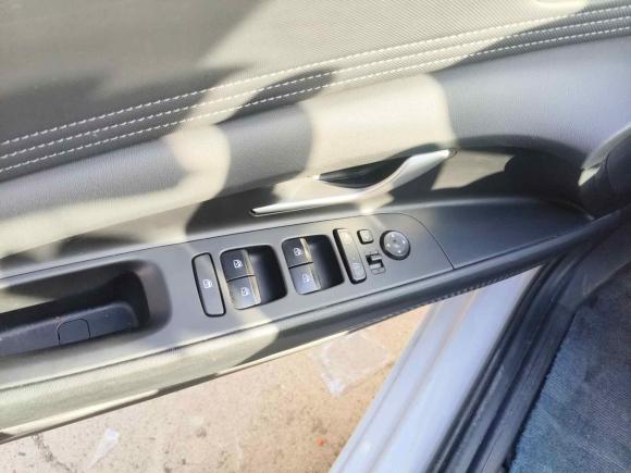 [苏州·苏U] 二手现代伊兰特2022款 1.5L CVT LUX尊贵版