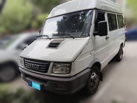 [上海·赣F] 二手依维柯依维柯得意2017款 2.5T A35客车5-7座47Z5