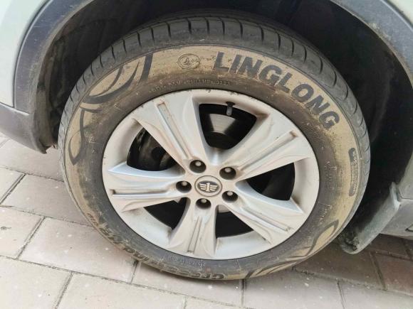 [西安·陕A] 二手奔腾奔腾X802015款 2.0L 自动豪华型