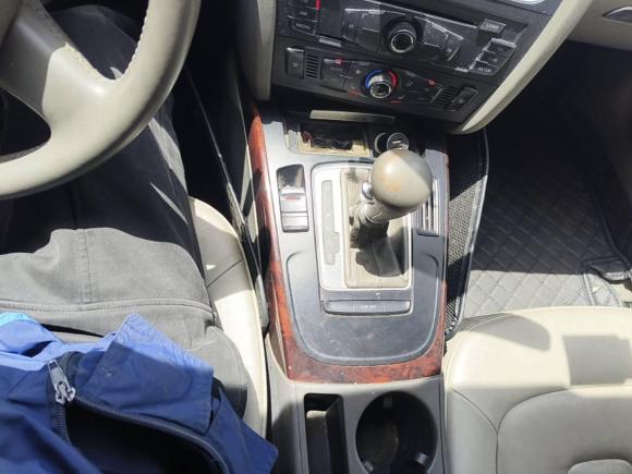 [上海·沪A] 二手奥迪奥迪A4L2010款 2.0 TFSI 舒适型