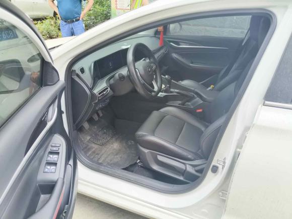 [成都·川A] 二手长安逸动2020款 PLUS 1.6L GDI 手动精英型