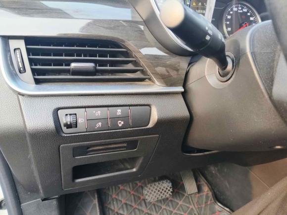 [成都·川A] 二手宝骏宝骏5602017款 1.5T DCT旗舰型