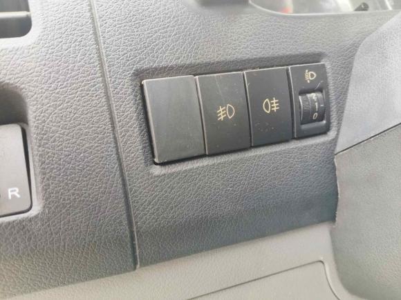 [常州·苏D] 二手东风御风御风2018款 2.5T物流车A100长轴高顶5-9座国V ZD25