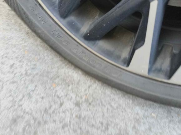 [无锡·苏B] 二手奇瑞新能源小蚂蚁2022款 甜粉款 半糖版 磷酸铁锂 30kW 301km