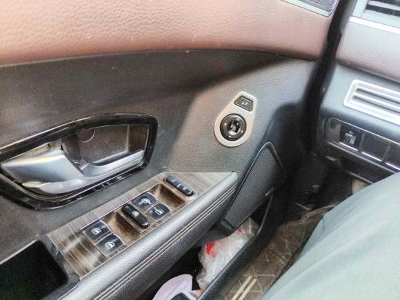 [上海·苏F] 二手陆风陆风X72015款 2.0T 全景旗舰版