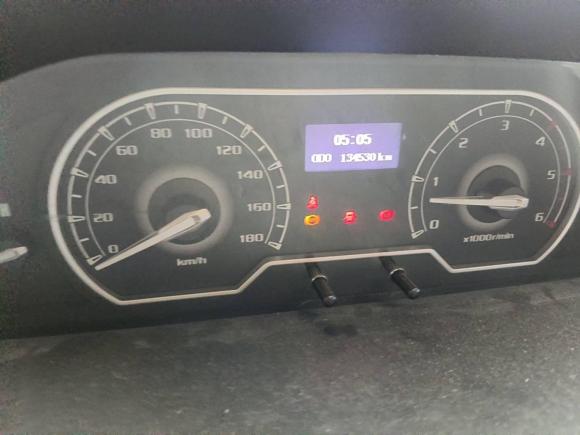 [南昌·苏B] 二手上汽大通MAXUS新途V802016款 2.5T 手动傲运通国IV长轴中顶7座