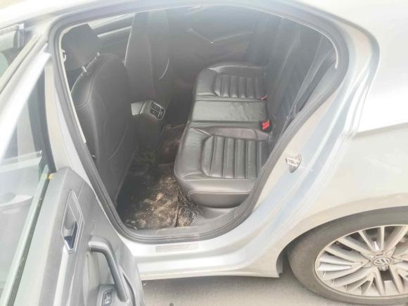 [广州·粤S] 二手大众凌渡2015款 330TSI DSG豪华版