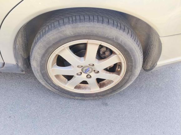 [济南·鲁A] 二手沃尔沃沃尔沃S402007款 2.4i 智雅版