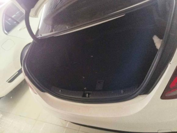 [青岛·鲁U] 二手奔驰奔驰C级2017款 改款 C 200 运动版