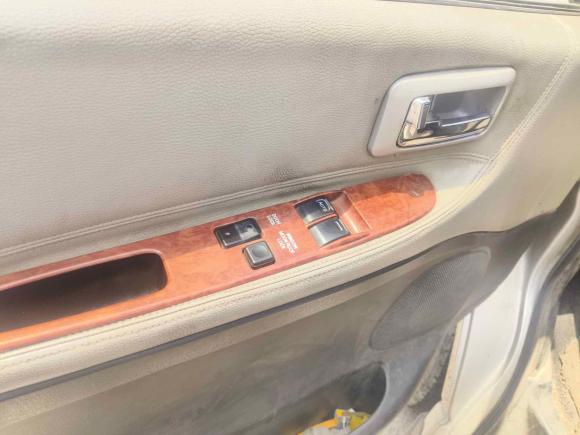 [青岛·鲁B] 二手金杯阁瑞斯2015款 2.0L经典版 标准型长轴7/9座