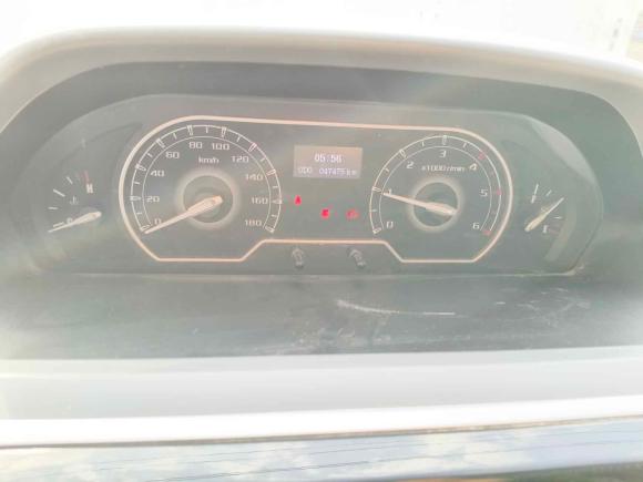 [无锡·苏B] 二手大通新途V802023款 2.0T 手动经典傲运通短轴中顶5/6座