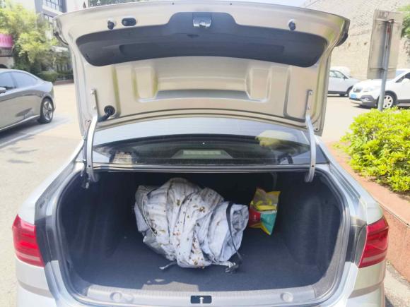 [南京·苏A] 二手大众朗逸2015款 1.6L 自动风尚版