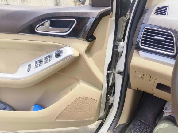 [深圳·豫N] 二手宝骏宝骏7302014款 1.5L 手动标准型 7座