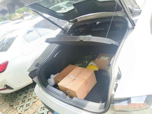 [杭州·浙B] 二手长安长安UNI-V2022款 1.5T 尊贵型