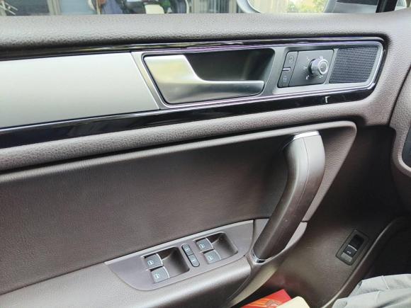 [佛山·粤Y] 二手大众途锐2017款 3.0TSI 拓界版