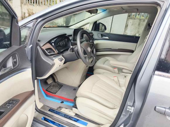 [上海·沪H] 二手别克别克GL82022款 陆上公务舱 652T 舒适型