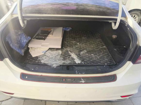 [上海·沪A] 二手荣威荣威i6新能源2017款 45T 混动互联智享版