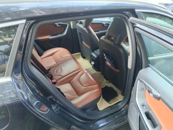 [上海·沪A] 二手沃尔沃沃尔沃V602013款 T5 智雅版