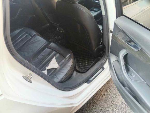 [南昌·赣A] 二手奥迪奥迪A4L2017款 45 TFSI quattro 风尚型