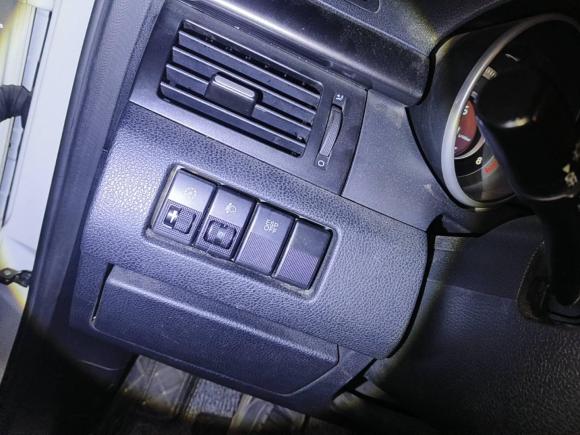 [成都·川A] 二手奔腾奔腾X802015款 2.0L 自动舒适周年纪念型