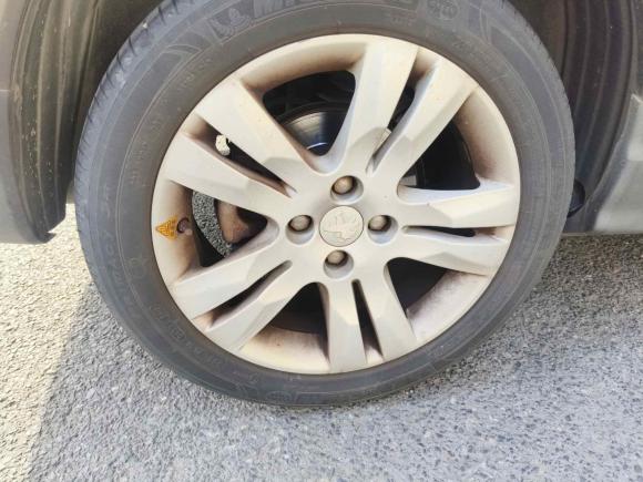 [南昌·赣A] 二手标致标致30082013款 2.0L 自动潮流版