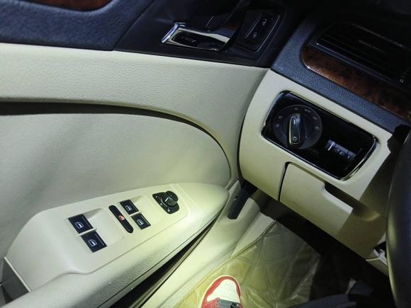 [上海·沪J] 二手斯柯达昊锐2009款 2.0TSI 自动贵雅版