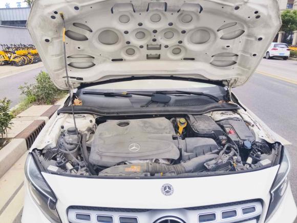 [上海·沪L] 二手奔驰奔驰GLA2017款 GLA 200 动感型