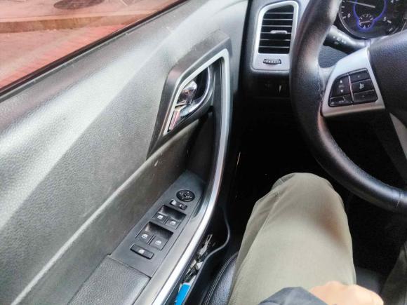 [嘉兴·浙F] 二手江铃驭胜S3502013款 2.4T 手动两驱柴油豪华版5座