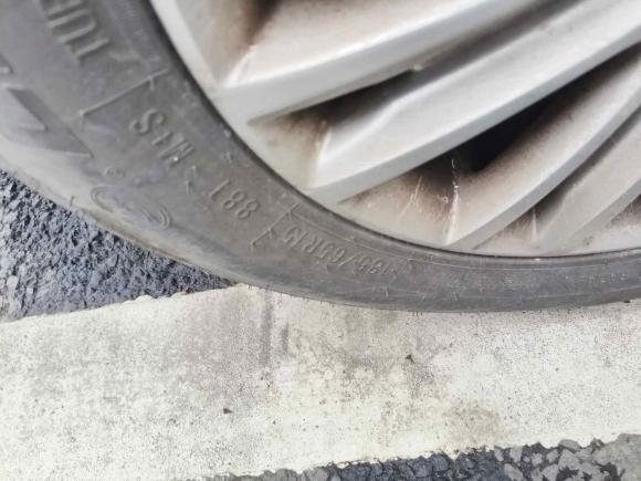 [成都·川G] 二手标致标致3012018款 1.6L 手动舒适版