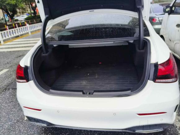 [杭州·闽A] 二手奔驰奔驰A级2020款 改款 A 200 L 运动轿车时尚型