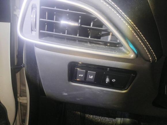 [深圳·粤B] 二手捷豹捷豹F-PACE2016款 3.0 SC 四驱R-Sport运动版