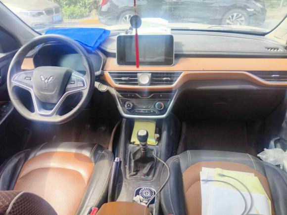 [上海·苏K] 二手五菱汽车五菱宏光S32018款 1.5L 手动豪华型 国V