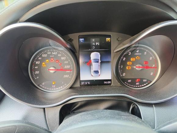 [广州·粤U] 二手奔驰奔驰C级2018款 C 200 L 运动版