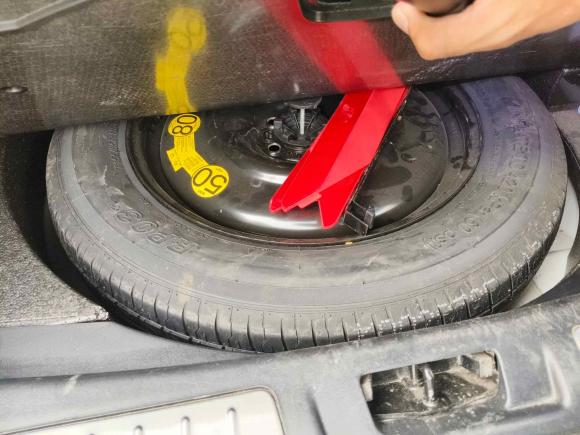 [西安·陕A] 二手路虎揽胜极光2015款 2.0T 五门锐动版