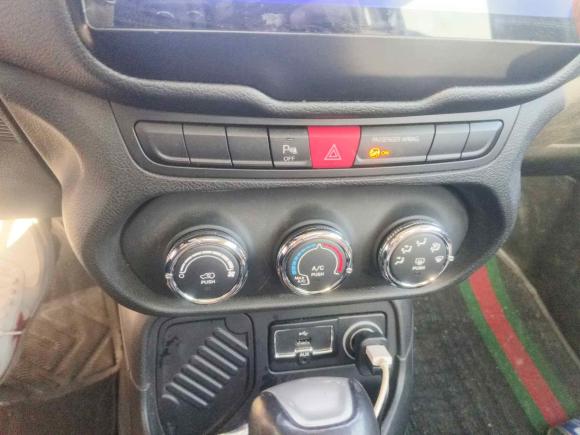 [温州·浙C] 二手Jeep自由侠2017款 180T 自动高能版