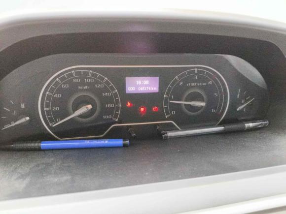 [上海·沪D] 二手上汽大通MAXUS新途V802021款 2.0T 手动经典傲运通短轴中顶5/6座