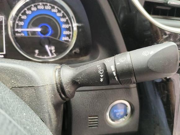 [武汉·鄂A] 二手丰田卡罗拉2017款 改款双擎 1.8L E-CVT精英版