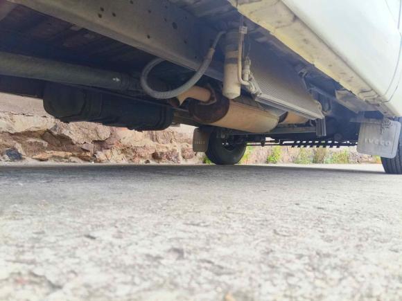 [无锡·苏D] 二手依维柯依维柯褒迪2017款 3.0T尊享A37客车高顶6-7座F1CE34818