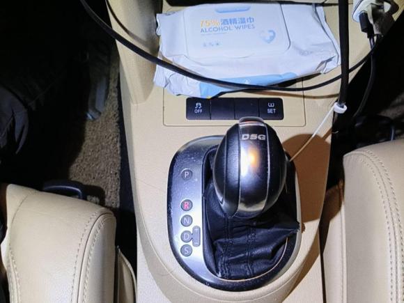 [上海·沪A] 二手大众途安2011款 1.4T DSG智雅版5座