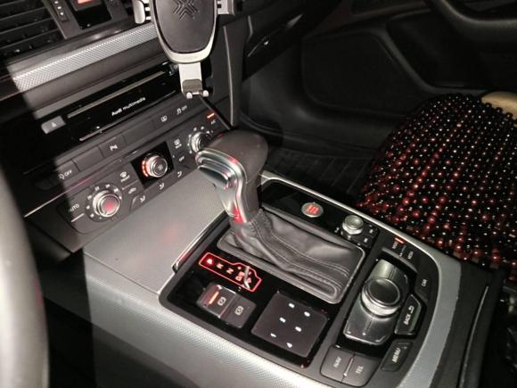 [广州·粤D] 二手奥迪奥迪A6L2015款 TFSI 百万纪念智领型