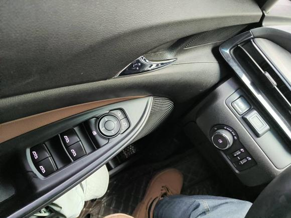 [上海·沪F] 二手别克别克GL62021款 323T 轻混动互联豪华型