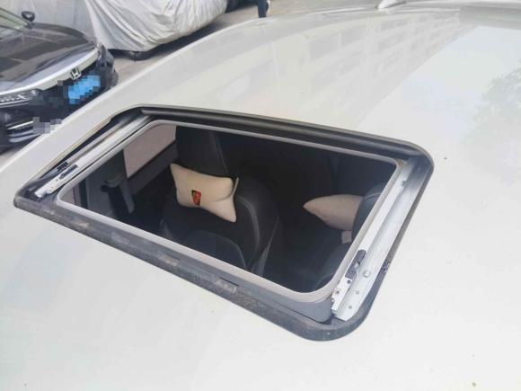 [广州·粤A] 二手荣威荣威i6新能源2017款 45T 混动互联智享版