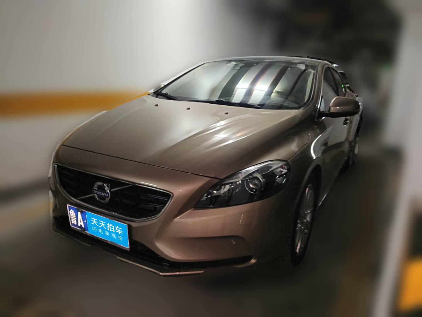 [济南·鲁A] 沃尔沃沃尔沃V402016款 T3 智雅版