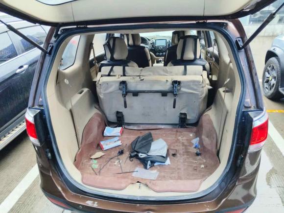 [武汉·鄂A] 二手宝骏宝骏7302014款 1.5L 手动舒适ESP版 7座