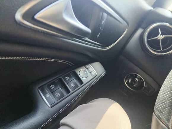 [上海·苏E] 二手奔驰奔驰CLA2018款 CLA 200 动感型